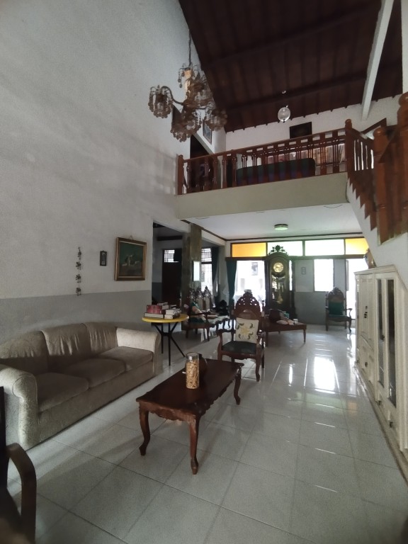 RUMAH KLASIK 2 LANTAI TERAWAT BSI BOGOR 