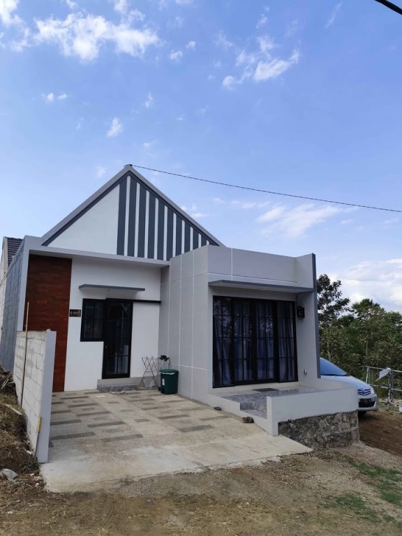 RUMAH KONSEP VILLA MINIMALIS DI KOTA BATU 