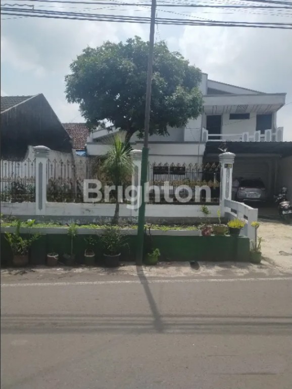 RUMAH LUAS JALAN CAKALANG KOTA MALANG 