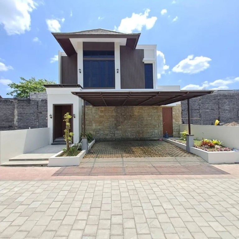 RUMAH MODERN 2 LANTAI DI SLEMAN DEKAT JALAN 