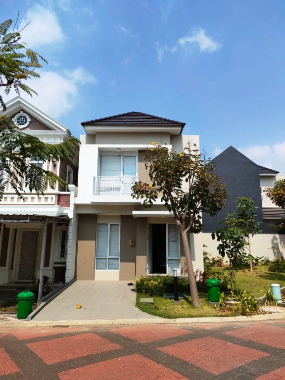 Rumah 2 Lantai Full Furnished di Paramount Village Semarang