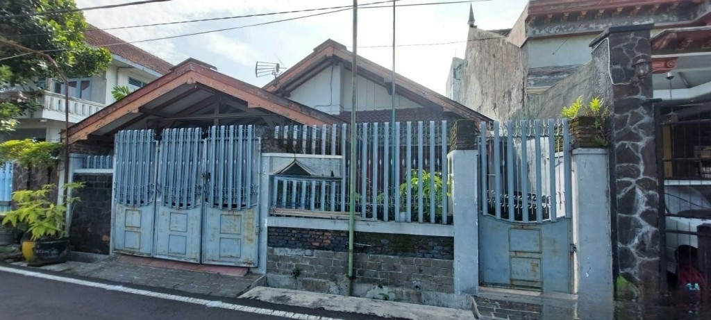 Rumah 2 Lantai di Daerah Rampal Celaket Malang 