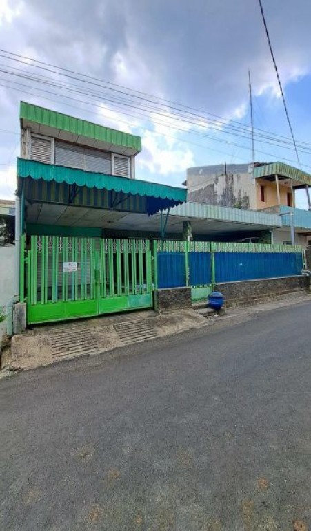 Rumah Bagus 6 Kamar Dekat Pasar Tawangmangu 