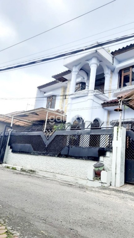 Rumah Bagus Mewah di Daerah Sulfat Malang GMK02641 