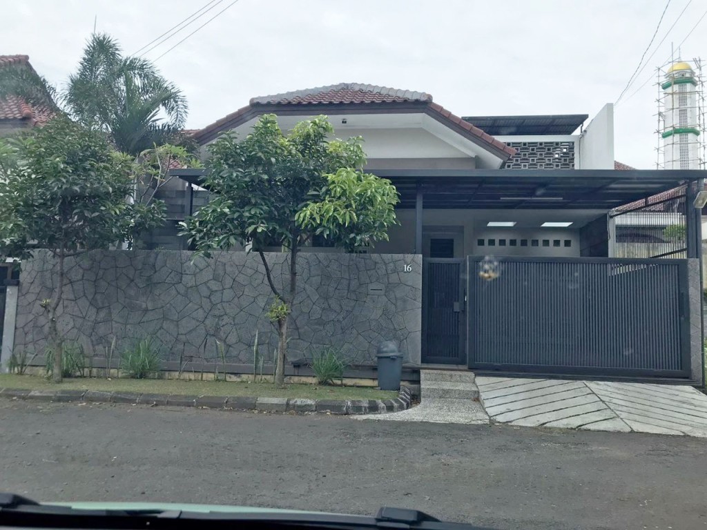 Rumah Bagus Siap Huni 3 KT 2 KM di Batununggal 