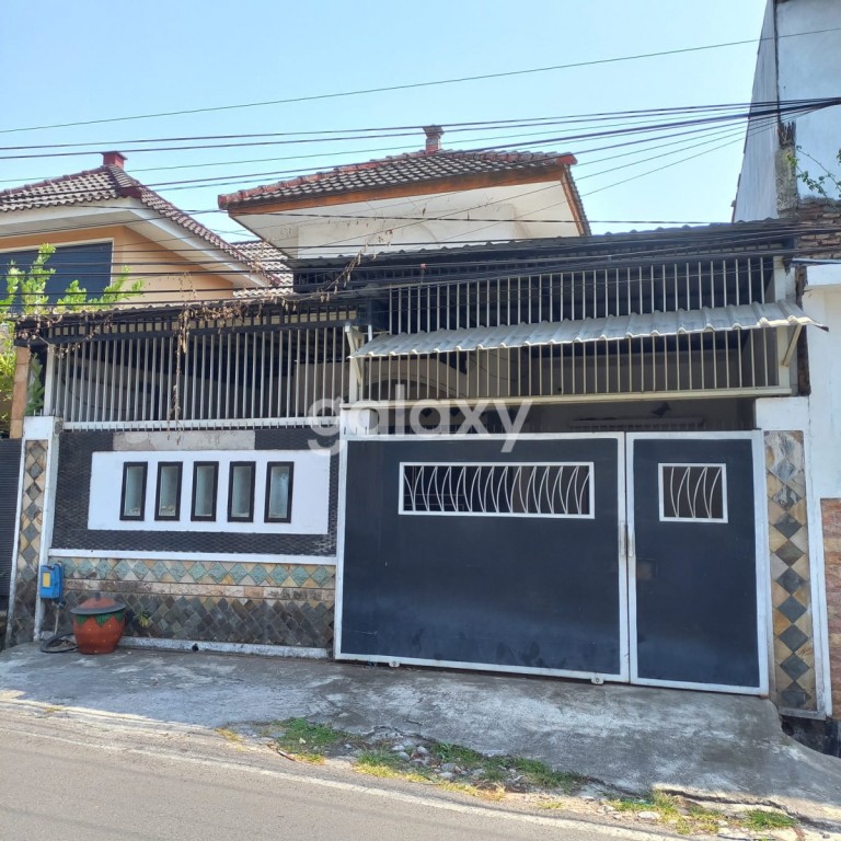 Rumah Bagus dan Terawat di Perumahan Daerah 