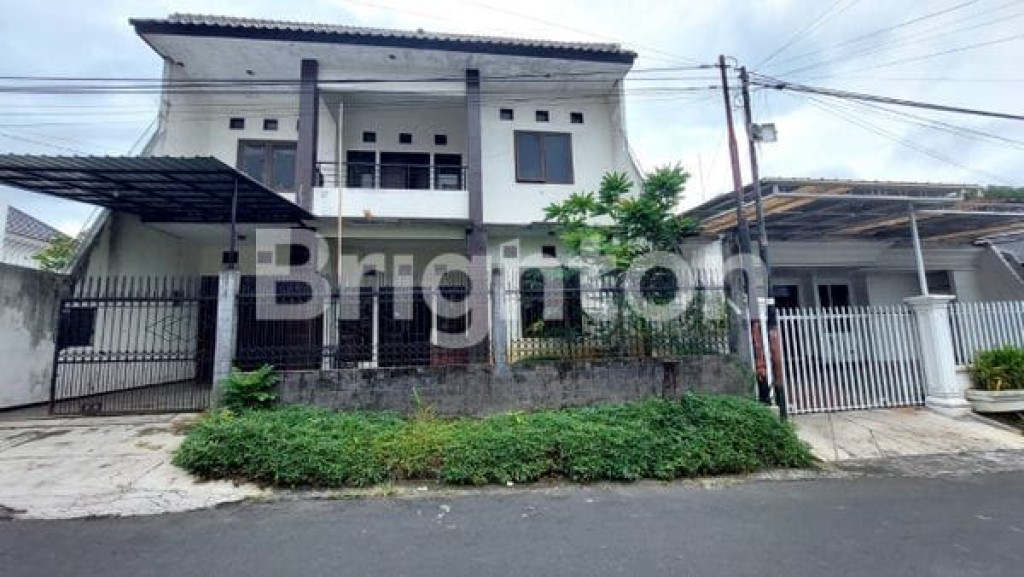 Rumah Besar dan megah di lokasi tidar malang 