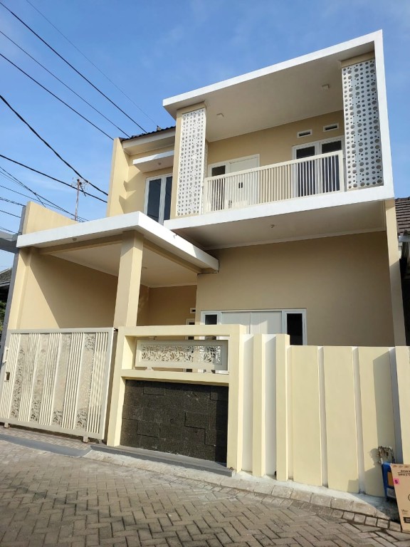 Rumah Besar di cluster pandan wangi Dekat RS Puri 