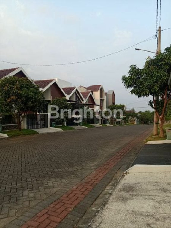 Rumah Cantik di Green Land Malang 