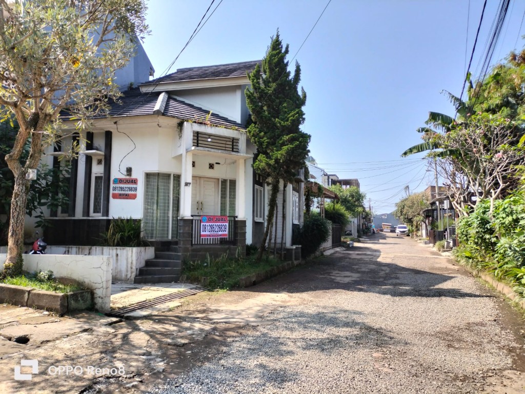 Rumah Cluster Minimalis Taman Cihanjuang, Hook. 