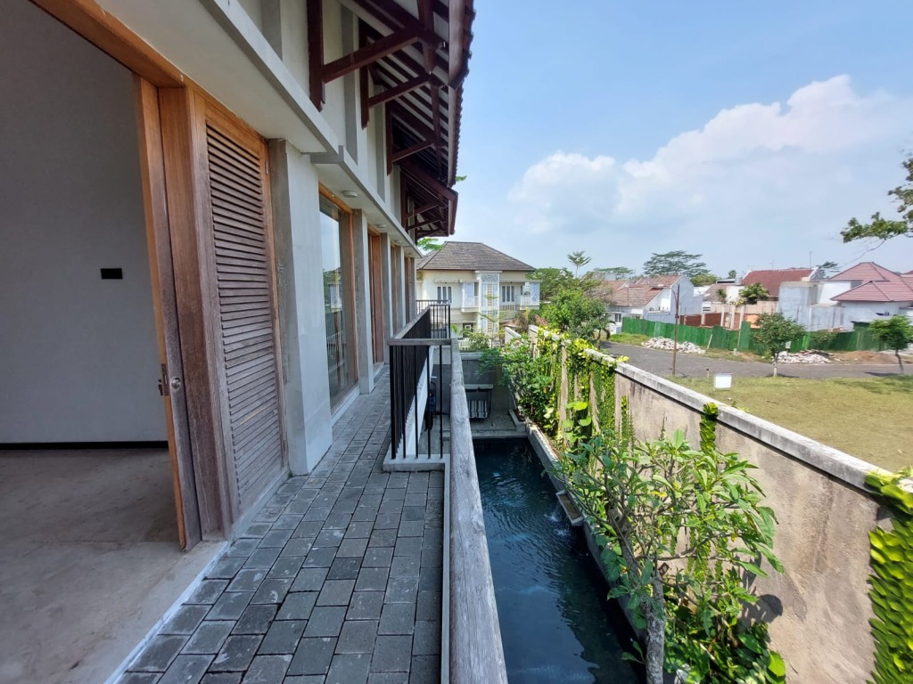 Rumah Semi Furnished di Graha Golf Araya Malang