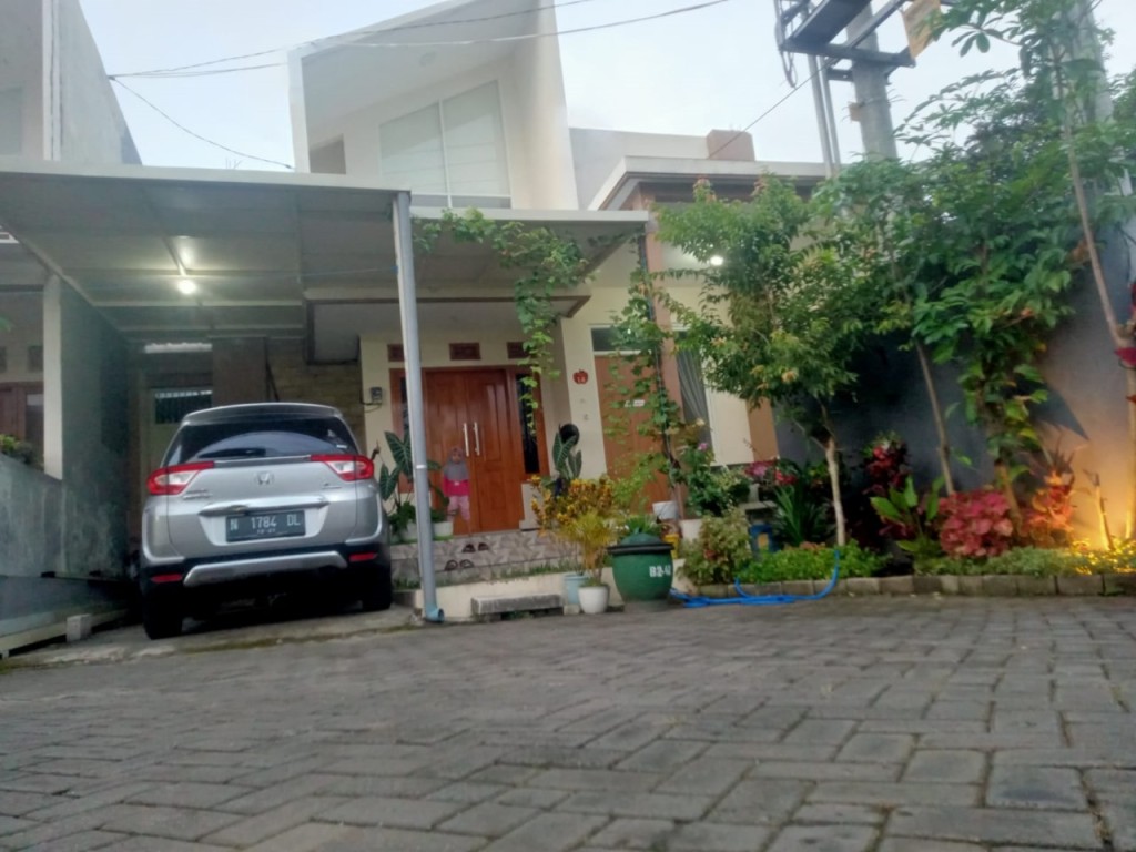 Rumah Hook ada mezzazine di Perumahan annida 