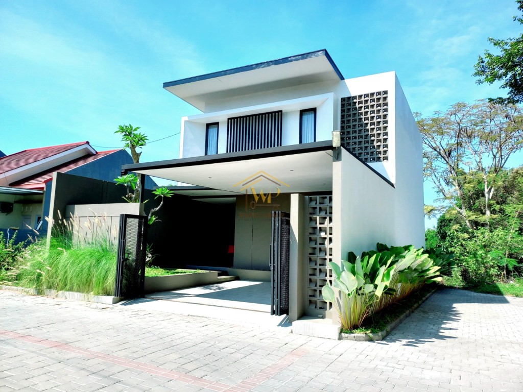 Rumah Mewah 2 Lantai Murah Sudah Full Furnished 