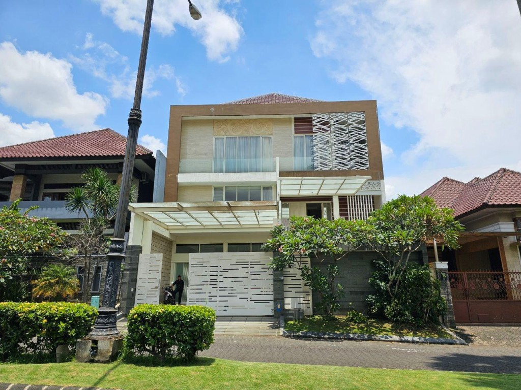 Rumah Mewah Cluster Kota Malang 