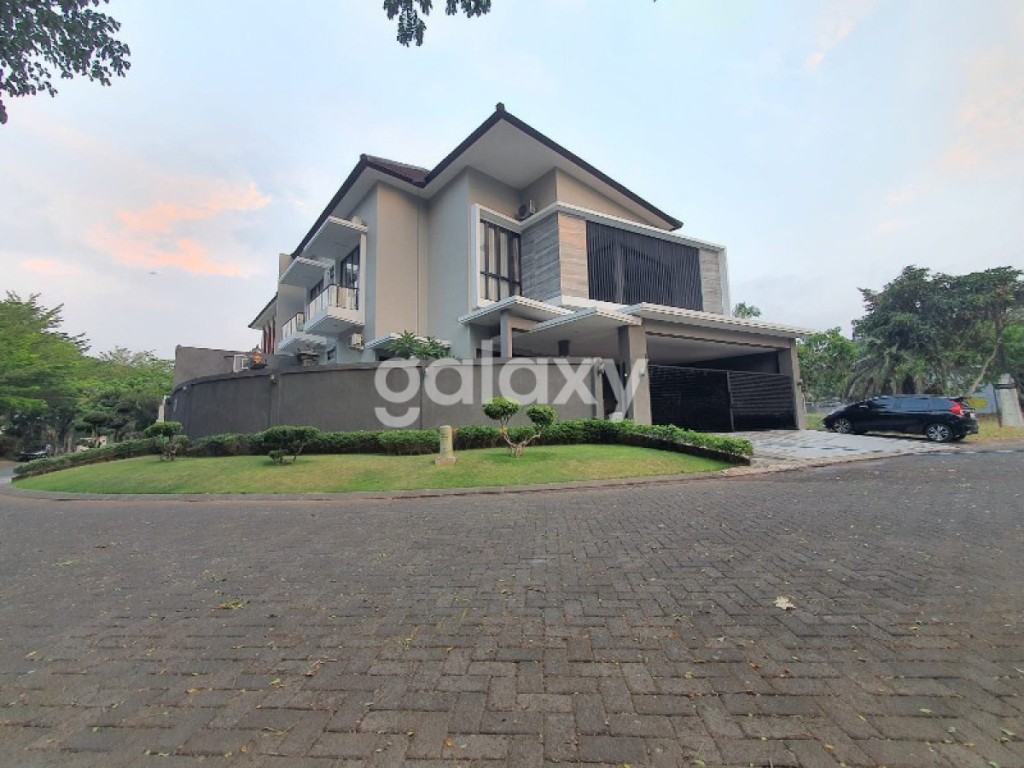 Rumah Mewah Full Furnish di Perumahan Elit Araya 