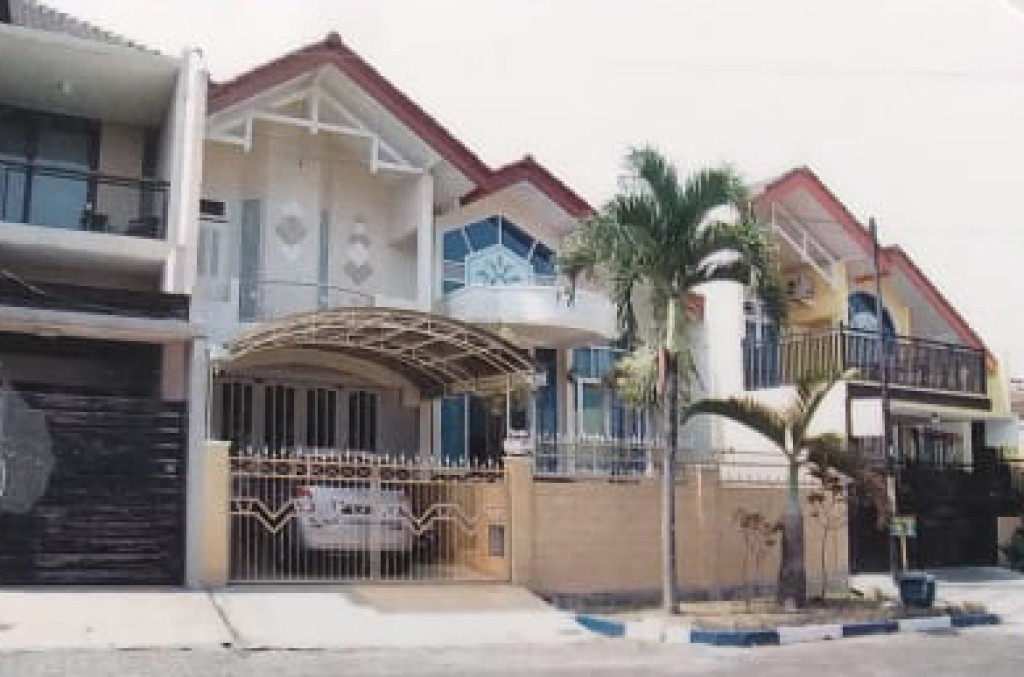 Rumah Mewah di Pondok Blimbing Indah Araya Malang 