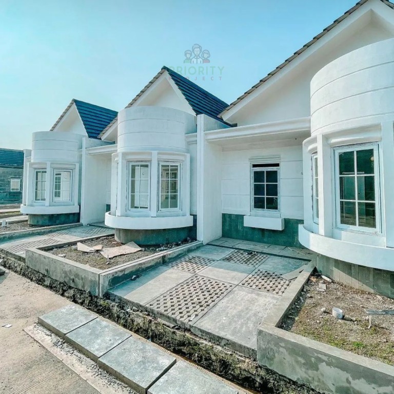 Rumah Minimalis Ala Eropa di Cluster Monterosa, 