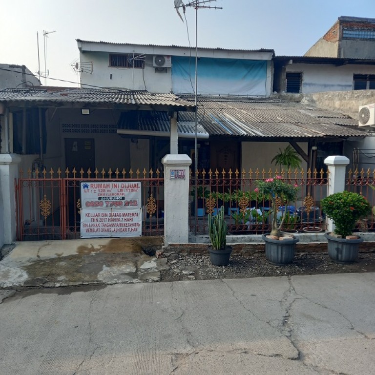 Rumah Secondary di Zona Bebas Banjir Dekat 