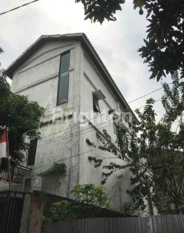 Rumah kost tingkat di Jakarta Timur 