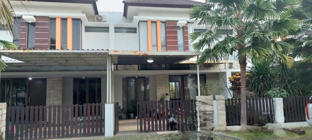 Rumah modern 2 lantai di permata jingga pakis 