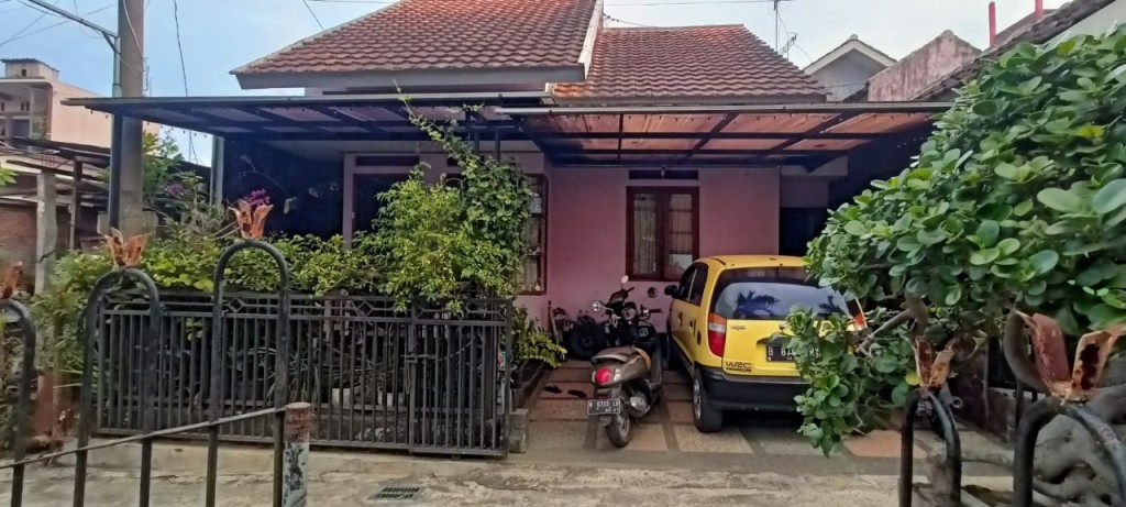 Rumah strategis dekat pusat kota di Pesanggrahan 