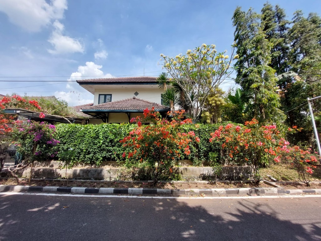 Rumah Full Furnished Dijual di Bukit Cemara Tujuh 