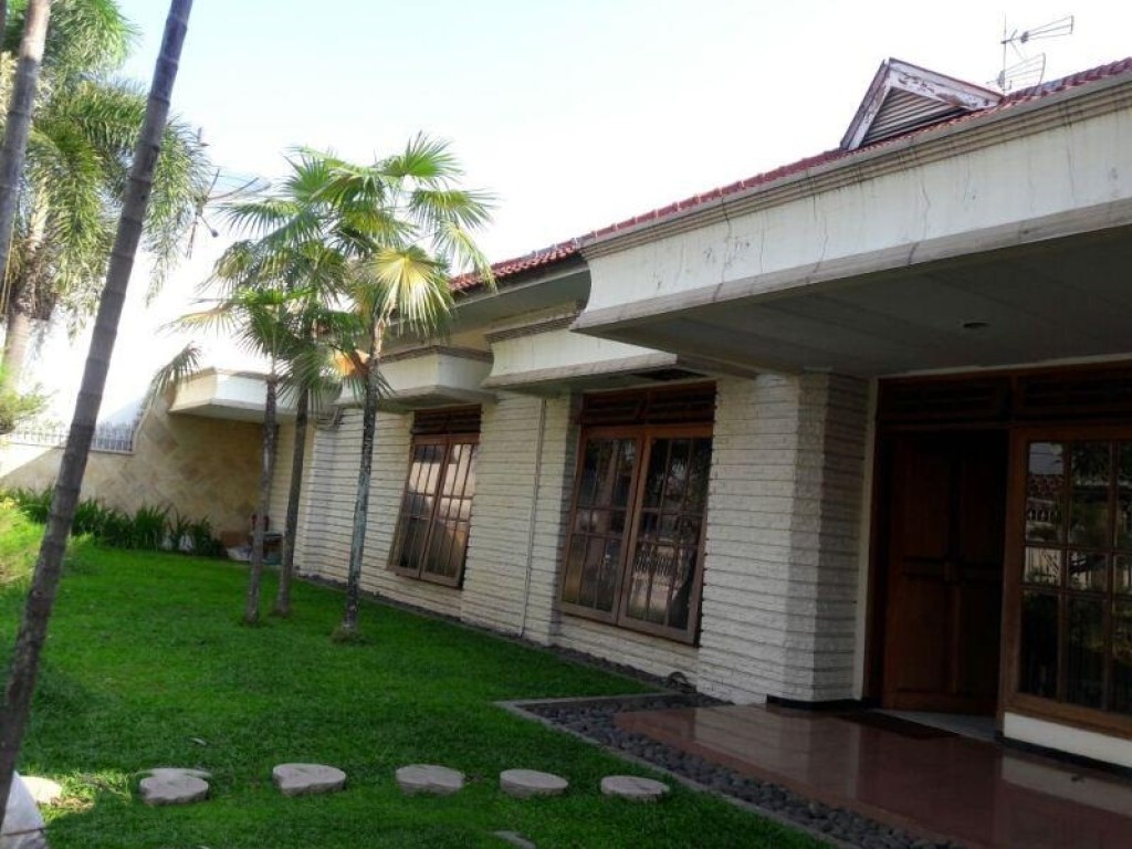 Rumah Poros Jalan Raya Tidar Atas Dijual di Jl 