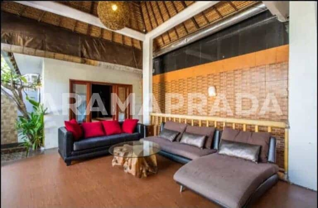 Sewa Bulanan Villa 4 Kamar Pet Friendly Puri 