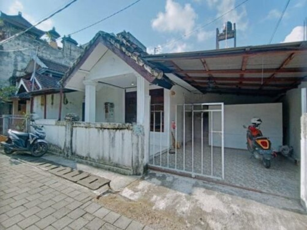 Sewa Rumah 1 Lantai 2 Kamar Garasi Luas Gunung 