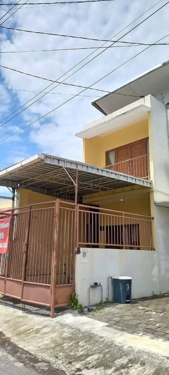 Sewa Rumah Furnished 2 Lantai 3 Kamar Dekat Teuku 