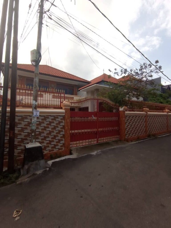 Sewa Rumah Hadap Timur 2 Lantai 6+1 Kamar Nangka 