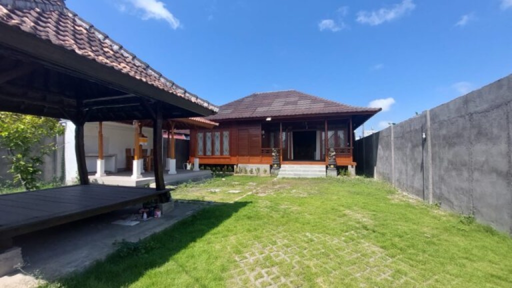 Sewa Rumah Wooden Style Full Furnished Halaman 