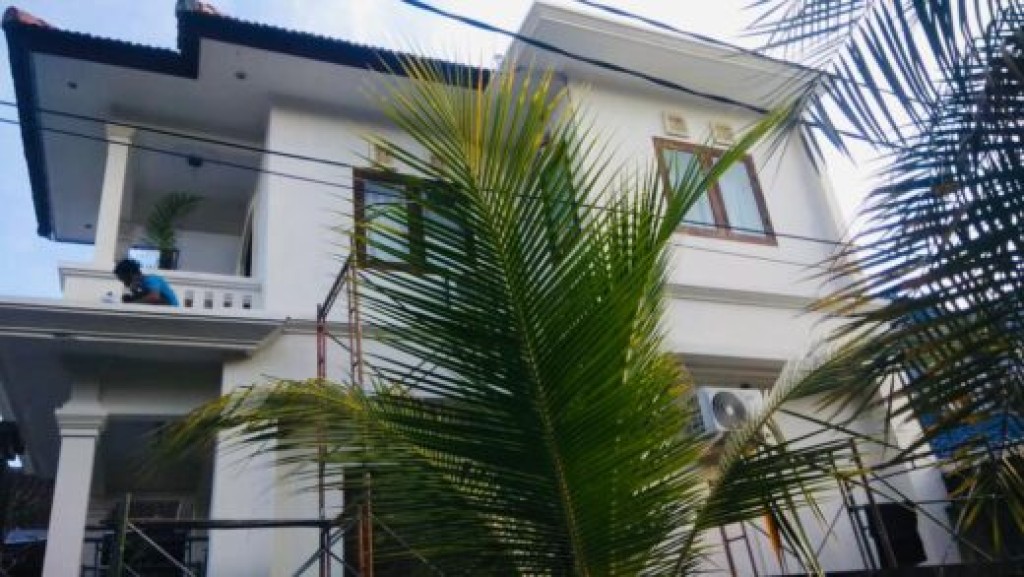 Sewa Tahunan Rumah Full Furnished 2 Lantai 3 