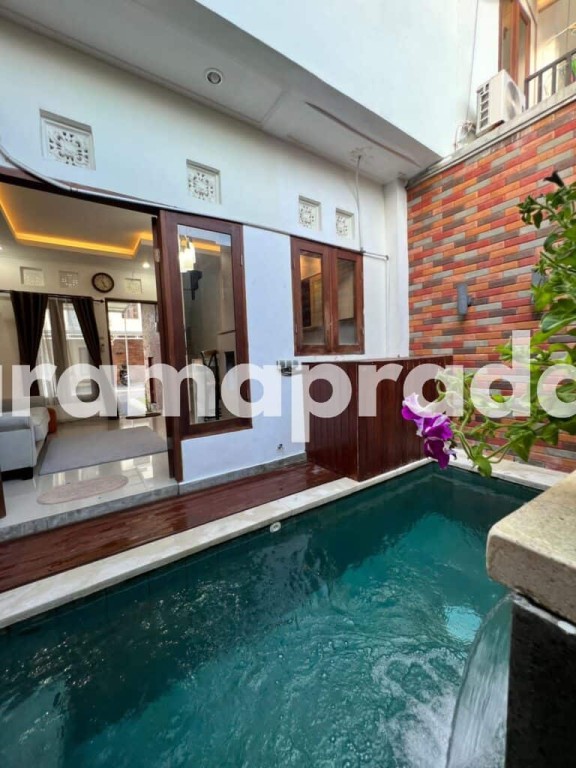 Sewa Villa Cantik 2 Lantai 2 Kamar Privat Pool 