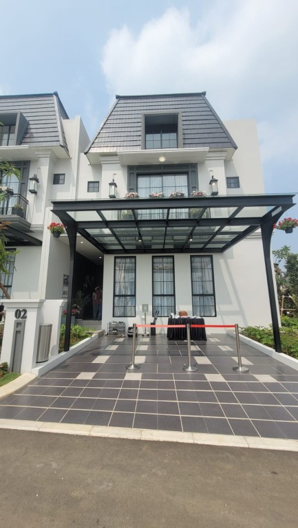 THE EBONY 7 RED PREMIUM ATTIC SUMMARECON BOGOR 