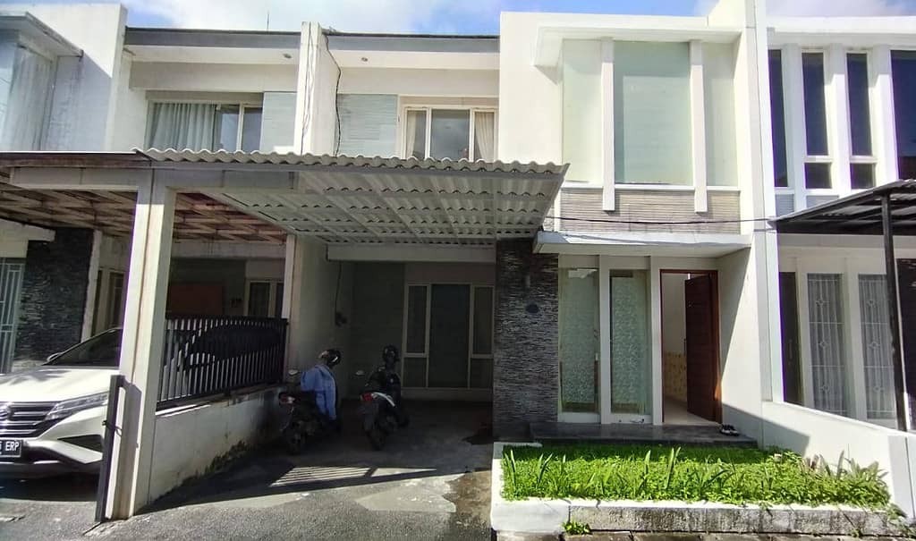 Turun Harga Jual Rumah Semi Furnished 7×15 2+1 