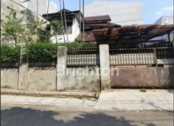 RUMAH KLASIK LUAS REMPOA TANGERANG SELATAN