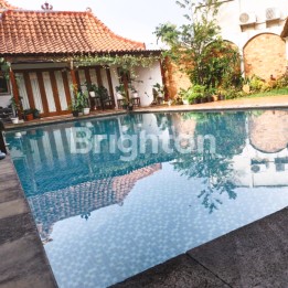 RUMAH ADA PRIVATE POOL RIVER PARK BINTARO JAYA