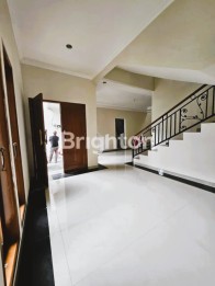 RUMAH 2 LANTAI SIAP HUNI WATER VALLEY RANCAMAYA BOGOR