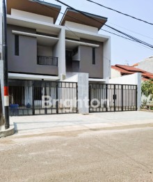 RUMAH BARU SIAP HUNI KAV DKI MERUYA JAKARTA BARAT