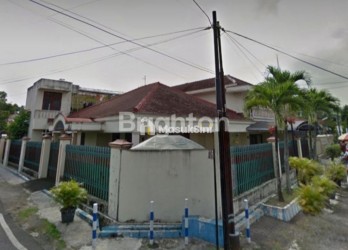 Rumah 2Lantai Hook, area tengah kota Malang