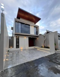 1 UNIT RUMAH MEWAH DESAIN KONTEMPORER DI PURWOMARTANI, SLEMAN