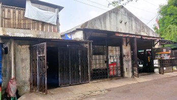 DIJUAL RUMAH HITUNG TANAH DEKAT MALL GANDARIA CITY