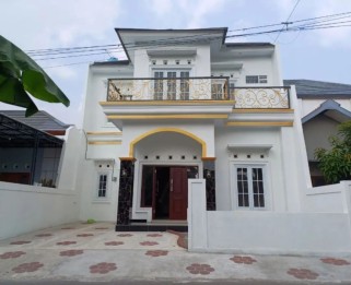 DIJUAL RUMAH MEWAH 2 LANTAI, SIAP HUNI DEKAT TOYOTA NASMOCO JANTI