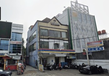 Di Jual Gedung Usaha di Jalan Warung Jati Jakarta Selatan