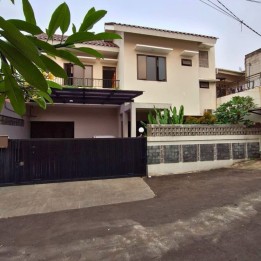 Di Jual Rumah 2 Lantai Shm di Jalan Singgalang Kota Depok