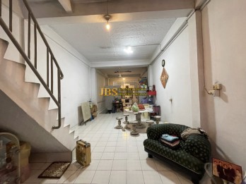 Dijual Ruko 3,5 Tingkat di Jalan Cirebon (Pusat Kota Medan)