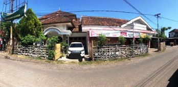 Dijual Rumah + Toko di Jl Kyai Sekar Leces Probolinggo
