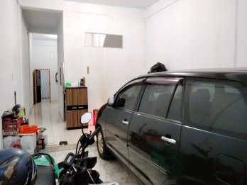 Dijual Rumah 3 Lantai Komplek Pukat I Junction Jalan Pukat I , Bantan Timur