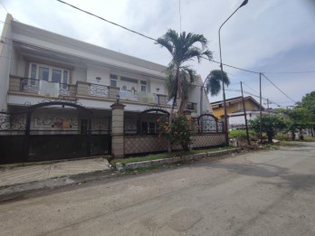 Dijual Rumah Dua Lantai di Dharmahusada Indah Barat Surabaya